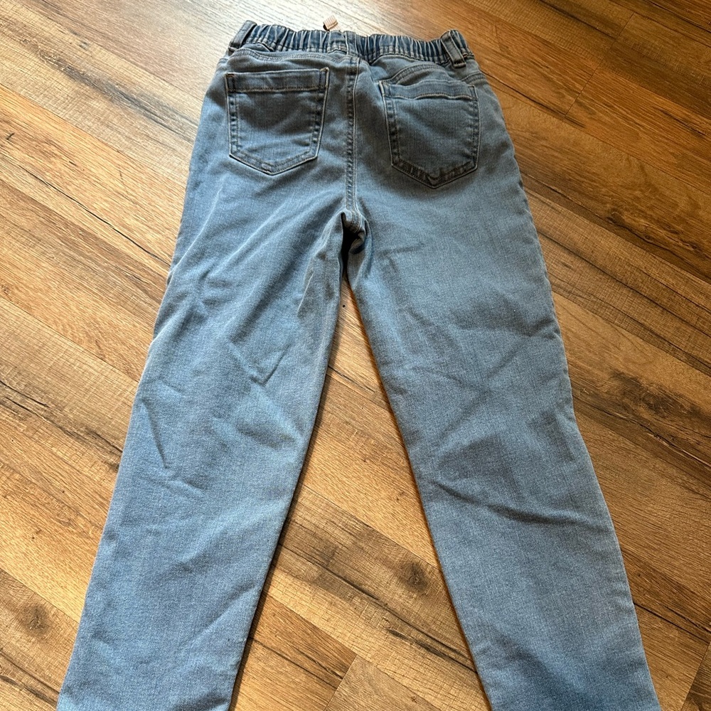 Girls jeans- hardly worn.
